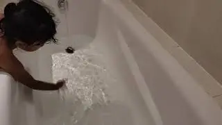 Krissyn Mandi di Bath Up Hotel Century