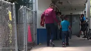 Overcrowded Texas facility is releasing 300 undocumented immigrants a day