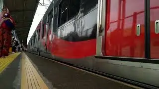 KRL Commuter Line INKA iE305 Series Tidak Untuk Penumpang/試運転 Cilebut駅発車