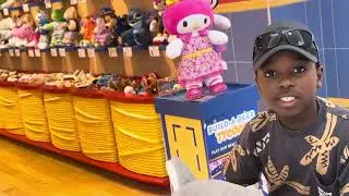 ￼ Riding stuffyriders at Mc Mac Mall￼