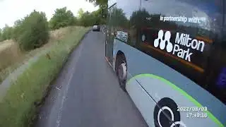 Oxford Bus DF57 OXF Dangerous close pass.