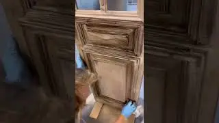 Custom Pantry Doors #woodworker #carpentry #woodworking #wood #doors #french #decor #pantry #kitchen