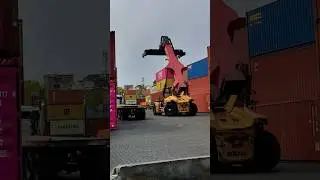 Heavy Machine  In Port #container #heavymachinery #port #shorts #trending #viralvideo #vlog