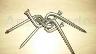 Juego de alambre, Cuatro clavos.