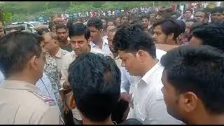 Neta Kailash Verma 😂😂Funny Arguing with police funny video लॉकडाउन में पुलिस ने ठोका