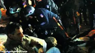 Eviction @ #Occupy Wall Street, LRAD used Journalists kicked out as police beat sitting protestors