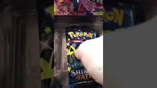 Pok&eacute;mon Shining Fates Tin Opening 1/6