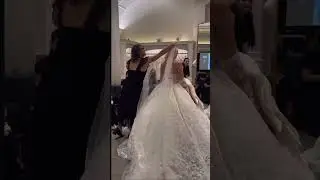 Es&eacute; Az&eacute;nabor Luminous Collection... now available at Kleinfeld Bridal 🤍
