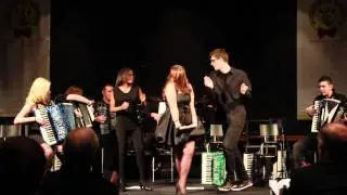 Stereo Love Einzugsvideo des Harmonic Sanfona Orchestra