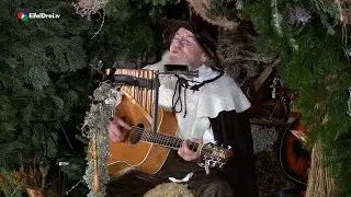 Der Singende Hirte ist wieder in seiner Landschaftskrippe