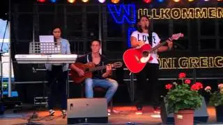 3 EM-TY plays Price Tag by Jessie J