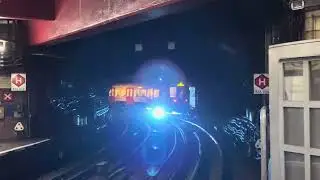 London Underground Circle and Hammersmith & City Line Trains Arcing Through Baker Street Junction!
