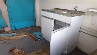 Exploring The Deralict Skegness Beach Chalets.