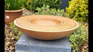 Oak bowl with a wide textured rim. #woodbowl,#woodturning,#woodart #oakbowl