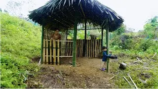Determined to Build a New Life - Single Mother Completes Bamboo Walls on a Heavy Rainy Day