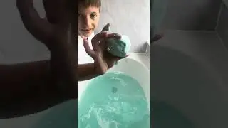 Baff bombz dino surprise