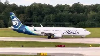 Alaska Airlines Boeing 737-800 [N546AS] landing in RDU Airport