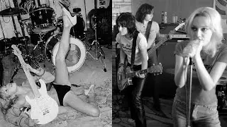 Rock Archives: 50 Rare Vintage Photos of Legendary Musicians