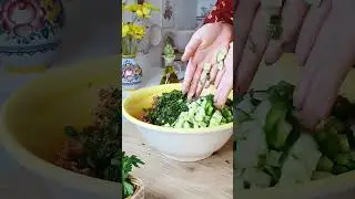 🇹🇷Turkish Bulgur Salad (Kisir) Recipe on www.sibelsrecipe.com #veganrecipes #salad #food #recipe