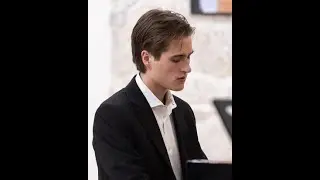 Knox Oakey in Concert: Bach, Barber, Bart&oacute;k, and Beethoven