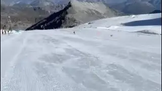 Late August summer skiing in Stelvio Glacier 🇮🇹 by Luciano 