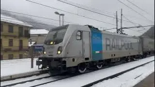Mix di bus e treni a Bardonecchia.