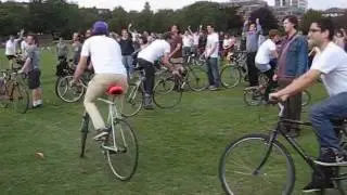 Moving without oil - Haggerston Park, London