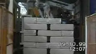 Kawasaki robot palletising pressed packs