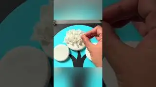 Winter wonderland,a tree snowman craft! Easy clay & paper DIY #WinterCrafts #SnowmanDIY #CreativeFun