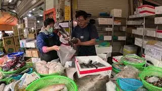 小季海鮮叫賣週六日：台中市北區柳川西路四段82號