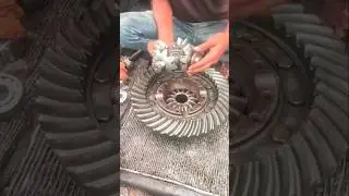How is the crown fitted #shortsfeed #automobile #mechanic #car #shortvideo #scrapper #crossclip