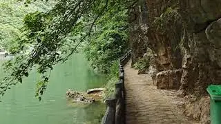 被称为地球裂缝，喀斯特奇观的花江铁索桥大峡谷，贞丰岸 #最治愈的便是世间的山水