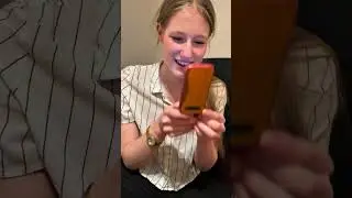 РЕАКЦИЯ: зуммеру подарили кнопочный телефон ☎️ 