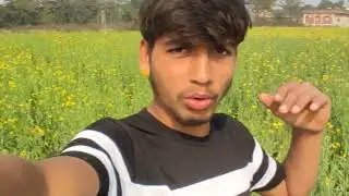 Sarsoo ke khet pe bacha 🥰