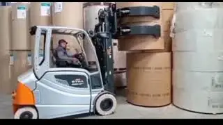 CHARIOT &Eacute;L&Eacute;VATEUR &Eacute;LECTRIQUE STILL RX 60-30 &eacute;quip&eacute; de pince &agrave; bobine rotative