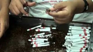 Zigaretten Herstellung Gudang Garam International Cigarette manufacturing by hand