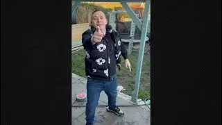 Энди Смит отправляет прямое сообщение Дэнни Кристи.