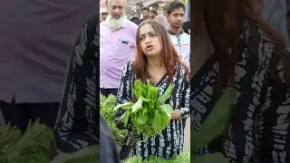 Hari Bhari Sabzi Lelo🤣 #shorts #ytshorts