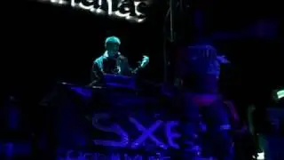 DJ Andrew Parsons w/ The GoGo Gadgettes in Laredo @ Cananas *6/6/09*
