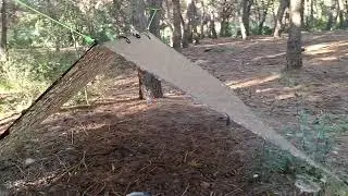 Configuración de tarp 1, tejado a dos aguas para pasar una lluvia o pasar la noche resguardados.