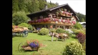Houses, gardens and stairs - hi&scaron;e, vrtovi in stopni&scaron;ča