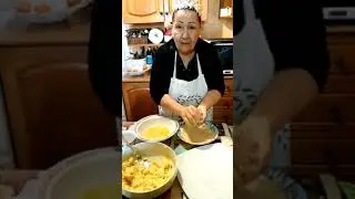 Questa sera ci mangiamo gli arancini. Infinitamente buoni...