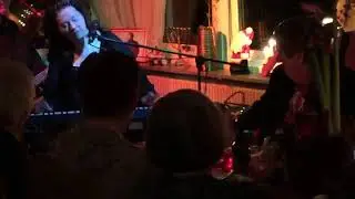 Linda Gail Lewis p&aring; Caf&eacute; Gula Huset