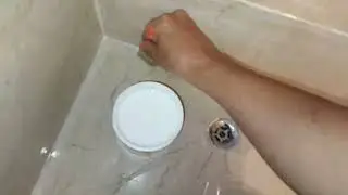 Sella todo de Sinteplast tres manos de sellado de juntas y la ducha no perdió más.