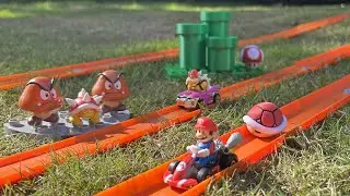 Hot Wheels Mario Kart | Mario vs Bowser