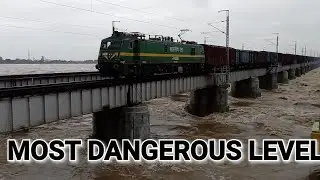 DANGEROUS JOURNEY , TRAIN PASSING ON HEAVY FLOOD , NELLORE PENNA RIVER FLOODS