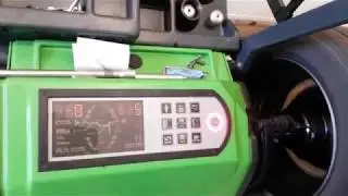 глючный новый балансировочный станок bosch wbe 4220
