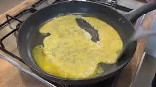 Gut-Friendly Scrambled Eggs with Chia Seeds | Coeliac-Friendly Breakfast Toast