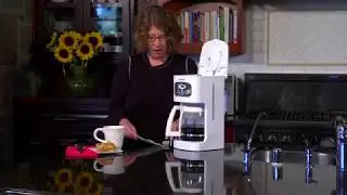 Hands on the Cuisinart DCC-1100 12-Cup Programmable Coffeemaker, White