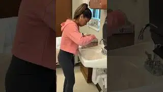Cleans Upper/Lower Denture